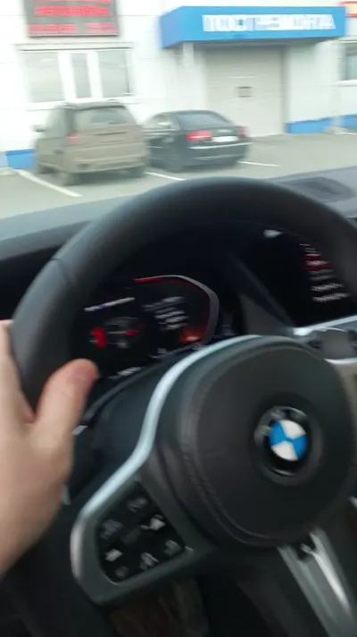 Руль BMW X5 M — установлен — кадр из видео