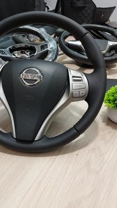 Руль Nissan Qashqai: текстурная кожа, без прокрута — кадр из видео