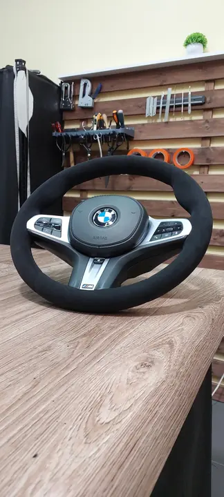Перетяжка руля BMW M Sport алькантарой — после
