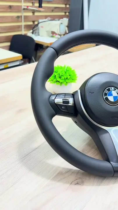 Перетяжка руля BMW M Sport с потрескавшейся кожей — после