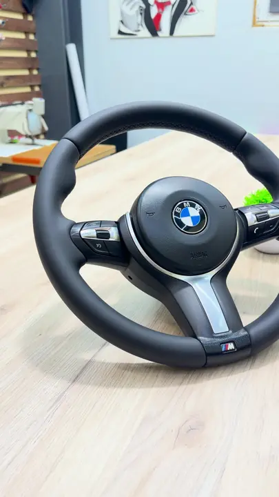 Перетяжка руля BMW M Sport с потрескавшейся кожей — фото 1