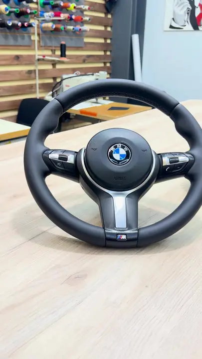 Перетяжка руля BMW M Sport с потрескавшейся кожей — фото 2