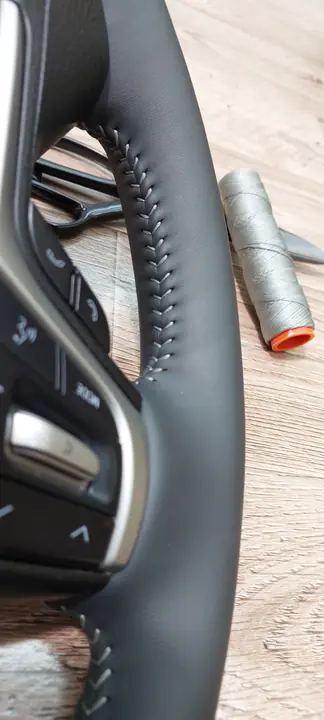 Перетяжка руля BMW с деревом — фото 3