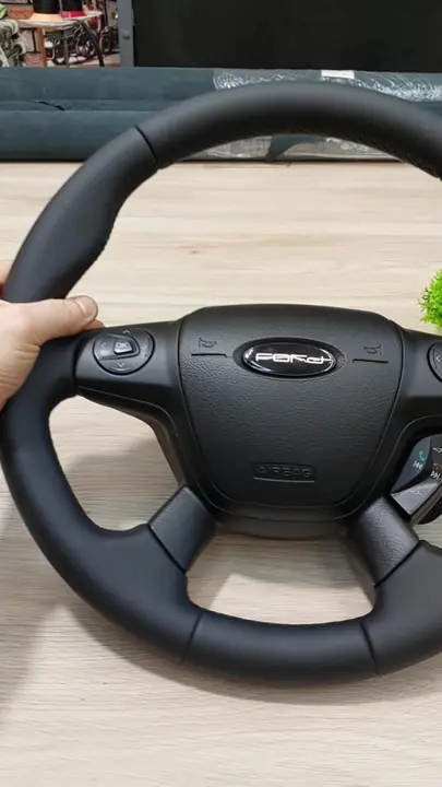 Перетяжка руля Ford Focus 3 и окрас пластика — фото 3