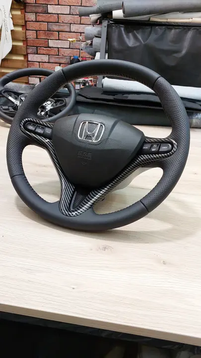 Перетяжка руля Honda Civic с карбоновыми вставками — фото 2