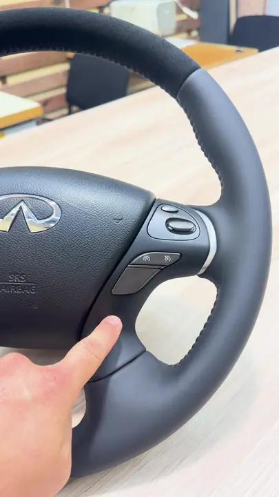 Перетяжка руля Infiniti M37: алькантара и натуральная кожа — фото 4