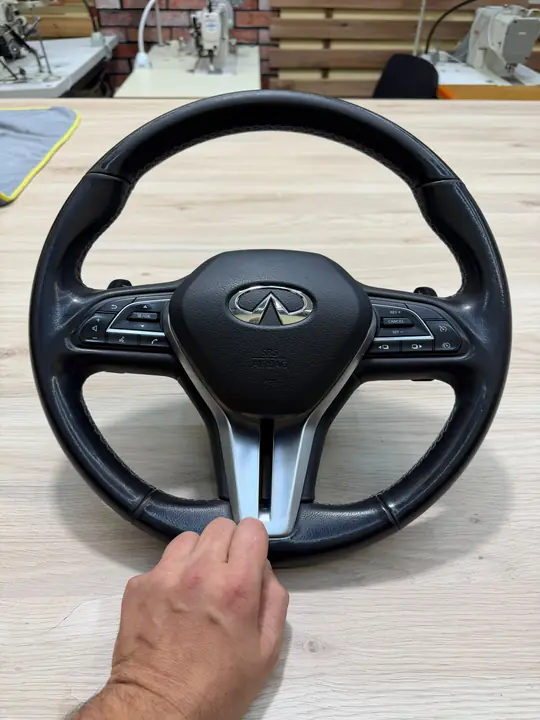 Перетяжка руля Infiniti QX50 — до