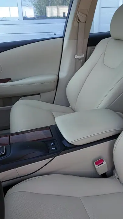 Перетяжка комплекта сидений Lexus с третьим рядом — фото 2