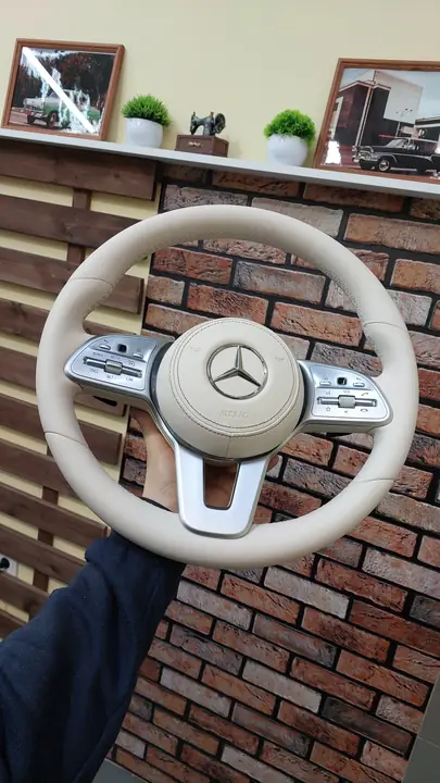 Перетяжка руля Mercedes-Benz CLS в светлую кожу — после