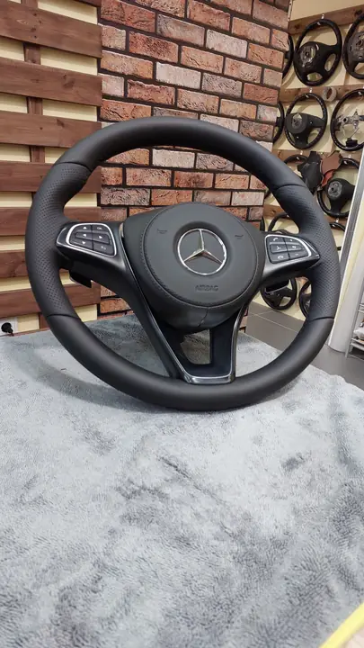 Перетяжка руля Mercedes-Benz в чёрную кожу — после