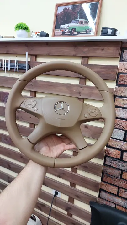 Перетяжка руля и ручки АКПП Mercedes-Benz в бежевой коже — фото 1