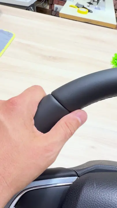 Перетяжка руля, ручки КПП и пыльника Skoda Rapid — фото 3