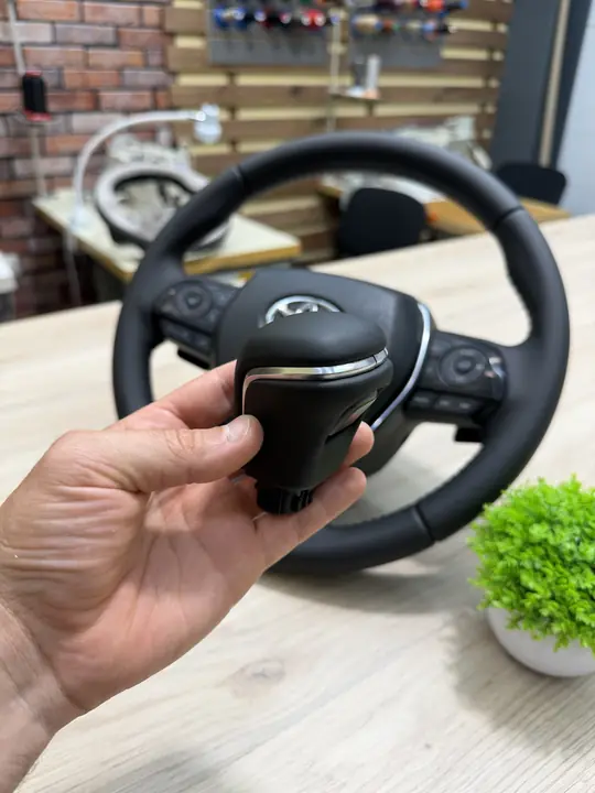 Перетяжка руля и ручки АКПП Toyota — после