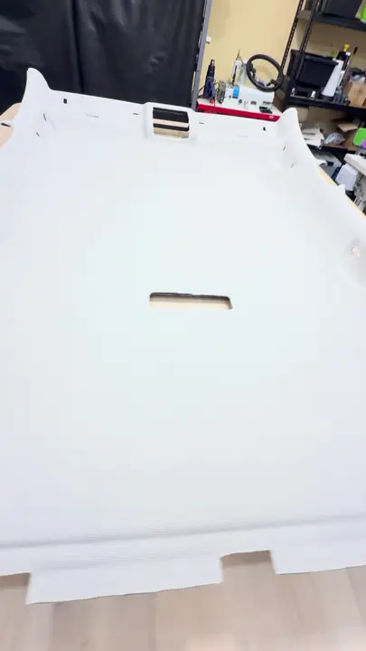 Перетяжка потолка Volkswagen Polo — фото 3
