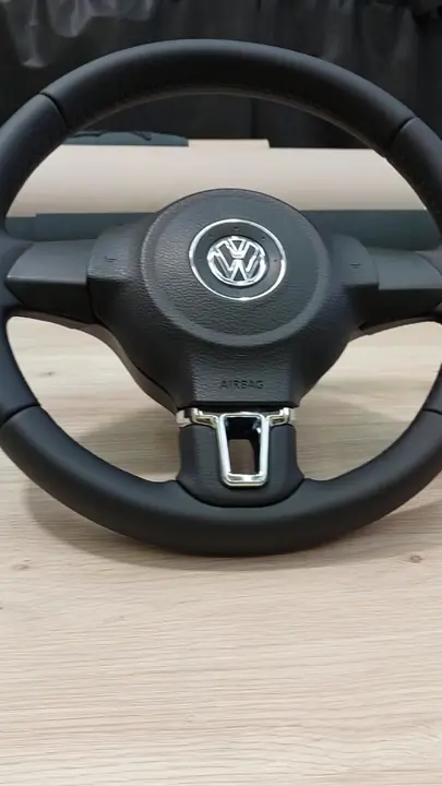 Перетяжка голого руля Volkswagen Polo в кожу — фото 1