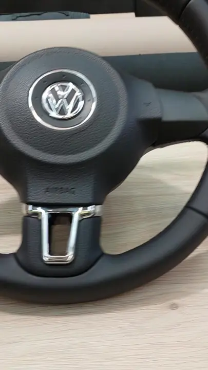 Перетяжка голого руля Volkswagen Polo в кожу — фото 2