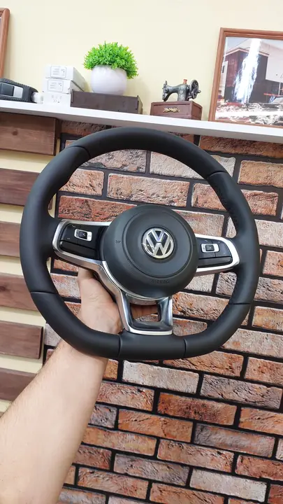 Перетяжка спортивного руля Volkswagen — после